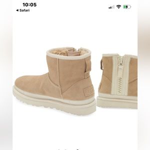 NIB - Ugg Classic Mini Zipper - Women’s Size 10